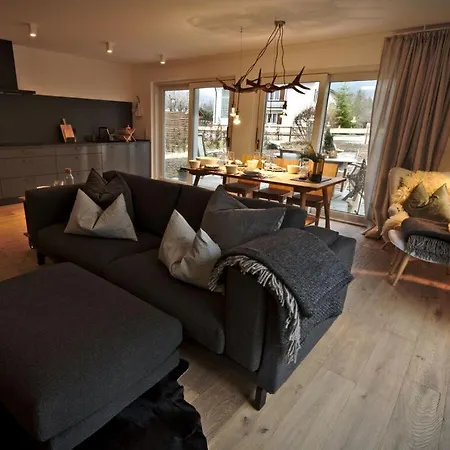 Apartment Lively In